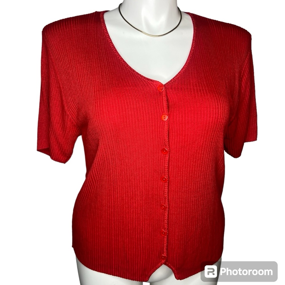 Red Ribbed Short Sleeve Button Front Top Size 1X - Picture 4 of 16